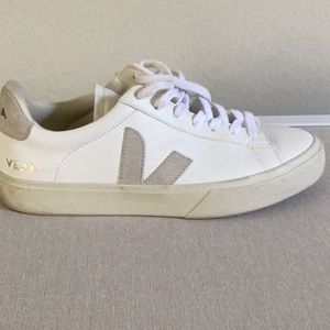 VEJA Campo women’s trainer excellent condition.